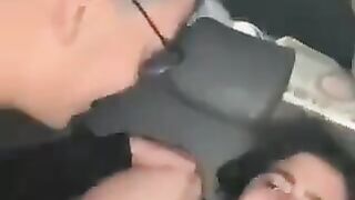 فتاه مصريه ساخنه تتناك في العربيه