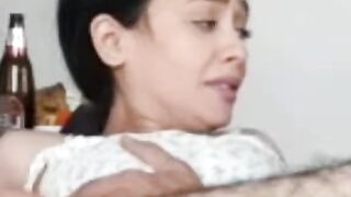 نيك مصرية من الطيز وتقول بحبة من ورا