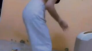 شابه عراقيه في جلسه قبل النيك ترقص