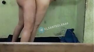 مصرية جابها عنده تمص زبره الكبير