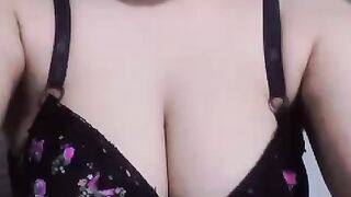 بنت هيجه تبعت نودز لي صحبها من ورا جوزها