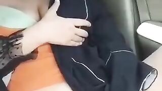 فتاة سعودية تستمني بالخيارة